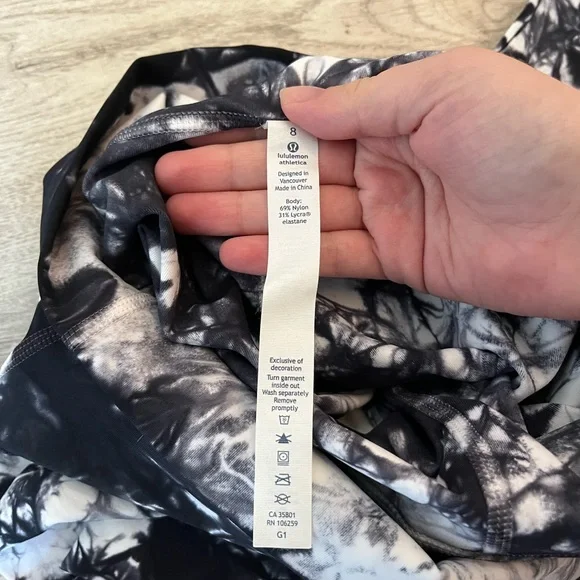 Lululemon Under Pant HR - Picture 6 of 6